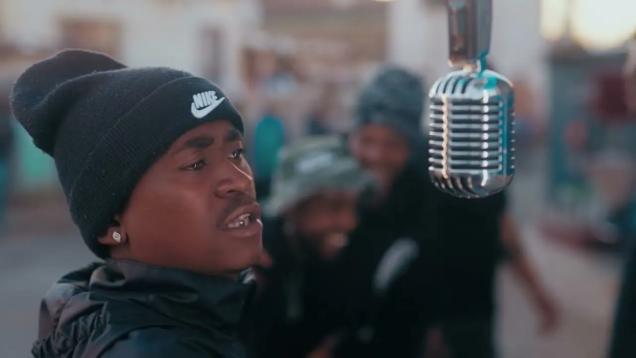 Benzoo  Izolo Ft. Sizwe Alakine, Bukzin Keyz, Bob Mabena & Officixl RSA Mp3 Download