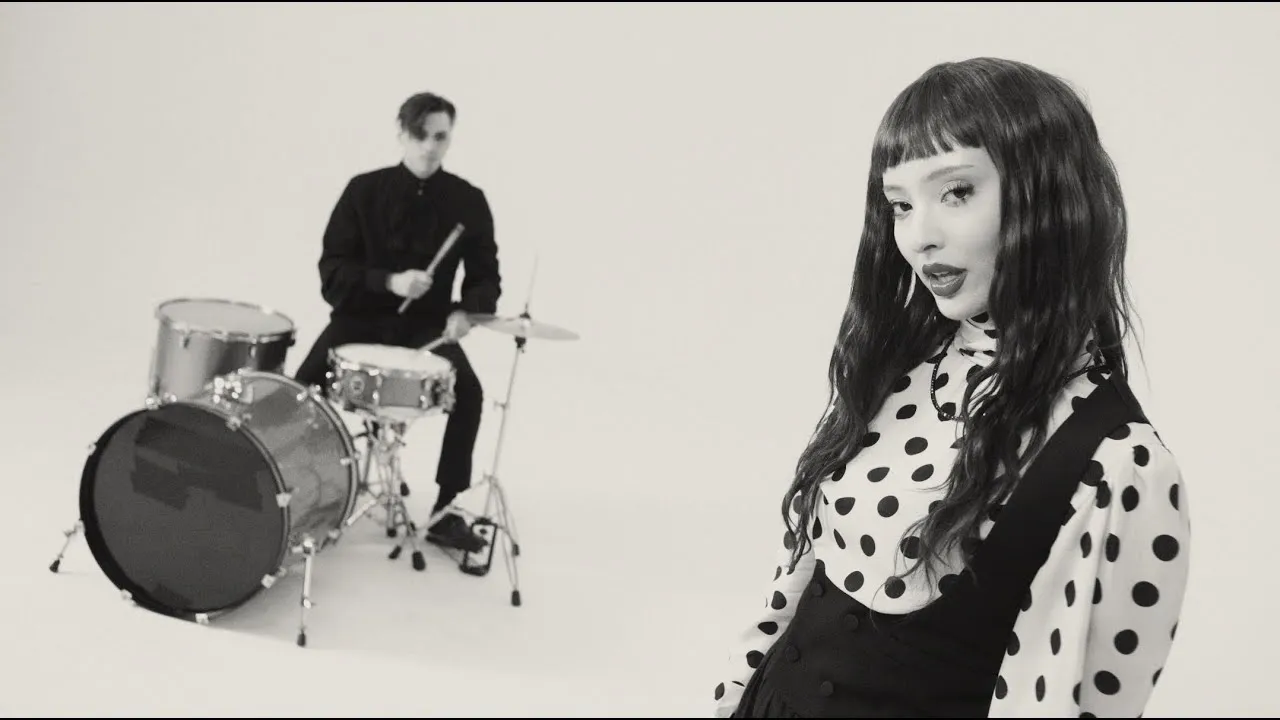 Faouzia Faouzia DON'T EVER LEAVE ME Mp3 Download