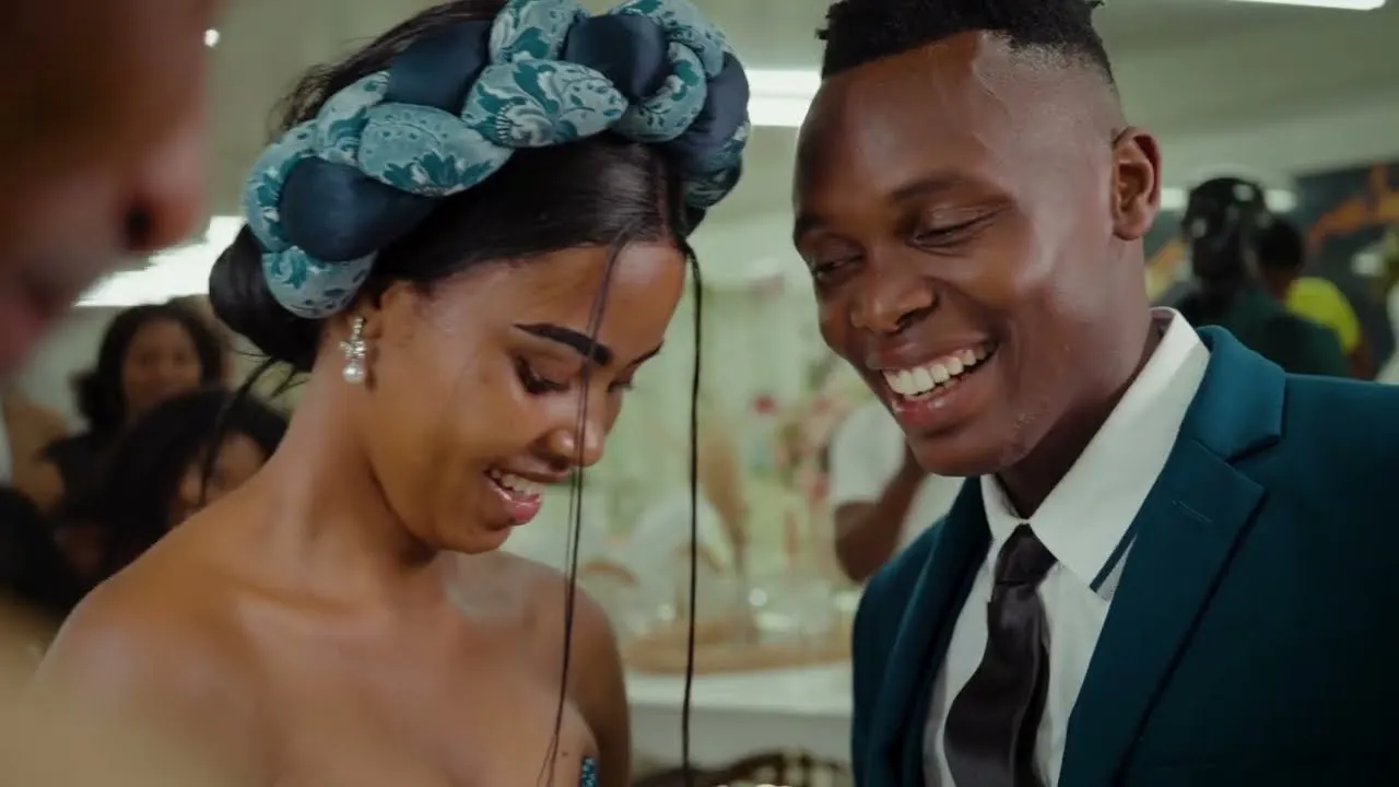 Blvck Bird Music  Umakoti  Fanatic SA Feat Mduduzi Ncube , Musiholiq and Ayanda Art Mp3 Download