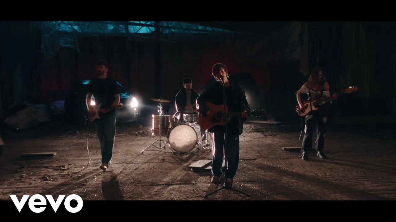 Daydreamers  She Is A Time I'm Living In Mp3 Download