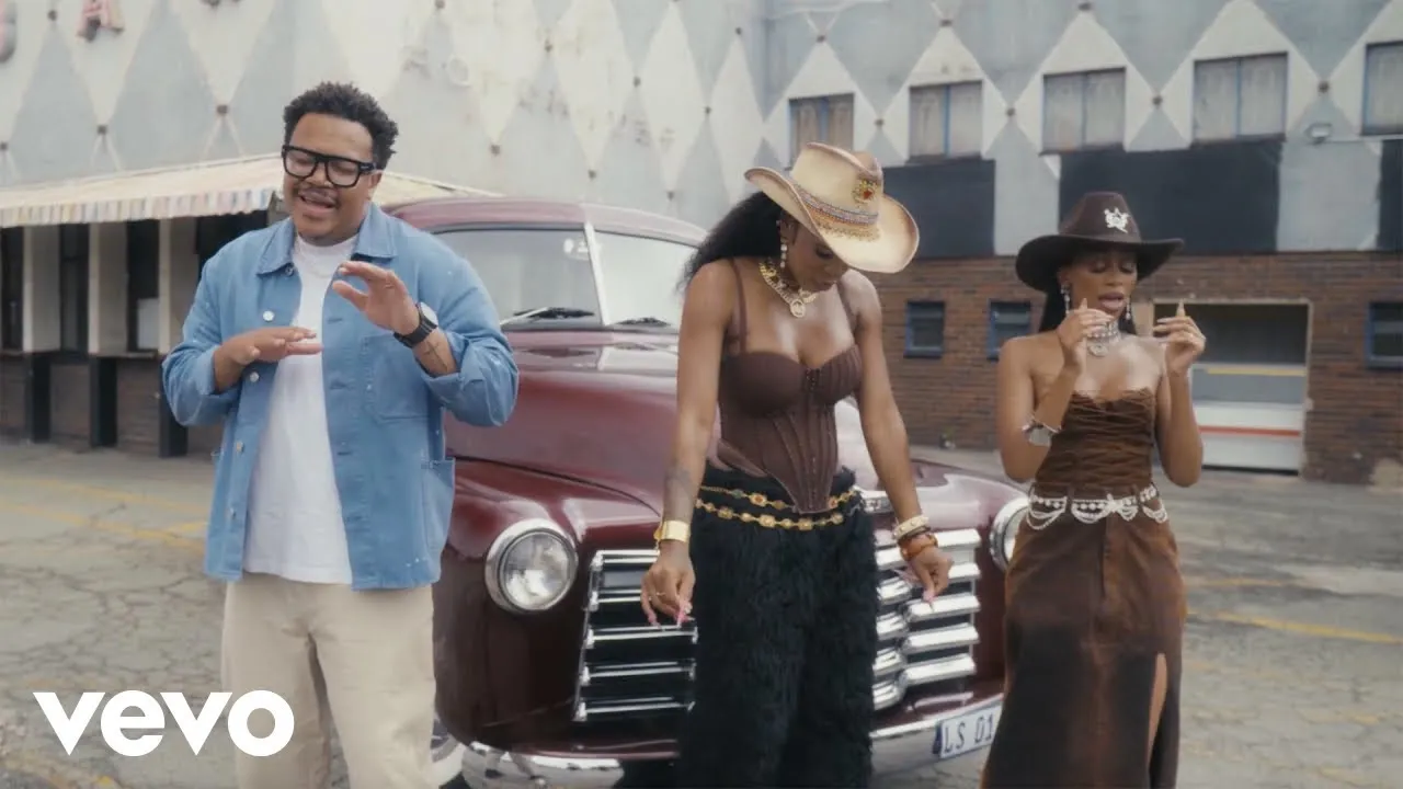 DJ Zinhle  Kusazokhanya ft. Brenden Praise & Thabsie Mp3 Download