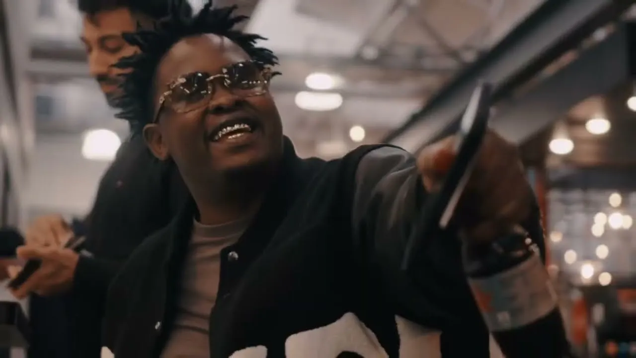 AyooLii  Hunny Bun Mp3 Download